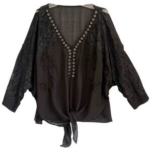 Venus Whimsigoth Black Lace Top Womens Medium Grommet Grunge Witchy Dark Romance